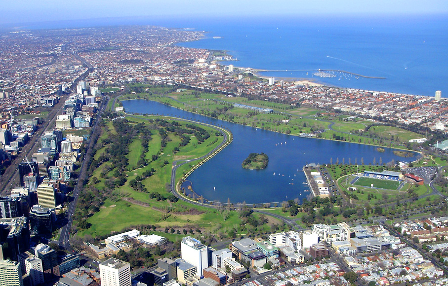 albert park lake melbourne